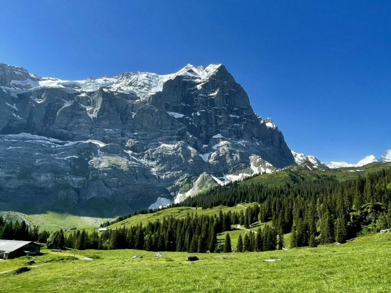 Dem UNESCO-Welterbe Jungfrau-Aletsch entlang. Als 2-Tages-Tour